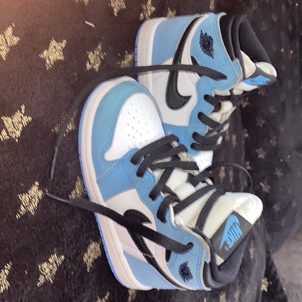 Jordan 1 university blue